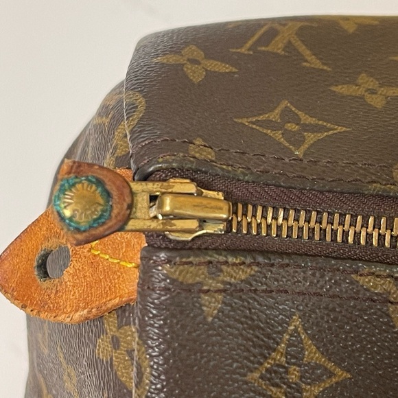 Vintage Louis Vuitton Speedy 30 Hand Bag. GREAT condition. - Picture 6 of 10